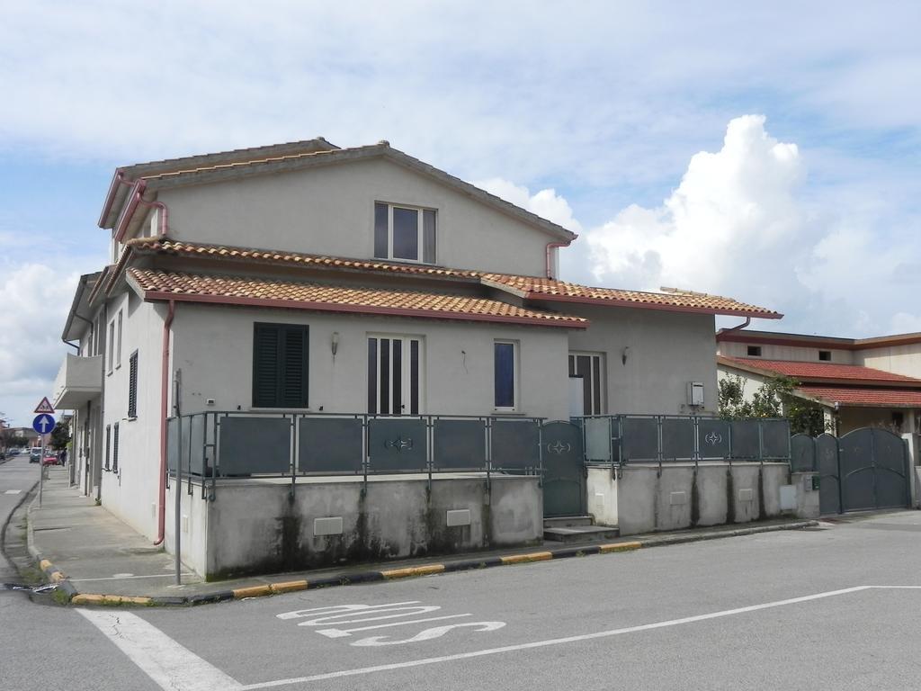 Panta House Apartment San Giovanni Suergiu Bagian luar foto